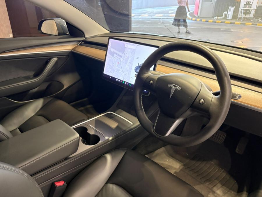 Model 3 Standard Range Plus - Image 3
